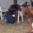 Ronaldinho Gaúcho é visto em Dubai curtindo praia com a namorada comissária de bordo
