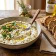 Patê de alho com azeitonas: receita fácil, cremosa e saudável