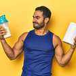 O que é supplement stacking ? Entenda a prática e veja os cuidados ao combinar vários suplementos