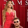 Patricia Poeta estreia nas passarelas de Nova York com o filho Felipe na trilha sonora; ambos dividem capas de revista dos EUA