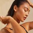 Não é o seu skincare: 5 sinais na pele que indicam o que falta no seu prato