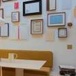 Guardou cardápios de um jantar especial? Ele pode virar uma decoração linda