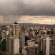 Estados brasileiros emitem alerta de tornados e ventos fortes para os próximos dias; entenda