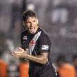 Números de Alan Saldivia mostram por que zagueiro foi destaque do Vasco contra o Santa Fe