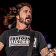 Foo Fighters abre show do AC/DC e realiza 'sonho de infância' de Dave Grohl