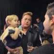 Leonardo ficou fora da festa do neto, mas não deixa aniversário passar em branco