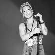 Pink gera polêmica na web ao endossar críticas contra o rapper Macklemore