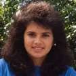 Cantora choca web ao recusar inteligência artificial e resgatar foto real dos anos 80: 'Nem parece ela'