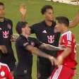 Vídeo: De Paul e Lewandowski brigam em partida da MLS