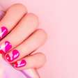 Anos 80 estão de volta! 3 unhas que resgatam a estética vibrante da década