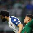 Vitor Roque avalia cobranças de Abel no Palmeiras: "Faz parte"