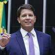 De ator da Globo a secretário de Bolsonaro: Quem é Mario Frias, alvo de operação da PF