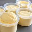 Sorvete de abacaxi super cremoso e refrescante batido no liquidificador, uma sobremesa incrível