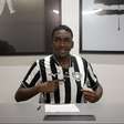 Botafogo assina com dois zagueiros