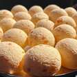 Pão de queijo com polvilho doce super fofinho, macio e gostoso, que não murcha depois de assar