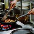 Como tirar cheiro de fritura da casa? 6 truques simples que realmente funcionam