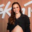 Bruna Biancardi exibe barrigão no Rock in Rio e usa dinossauro de R$ 99 feito por Davi Lucca, filho de Neymar