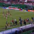 Confusão em dose dupla durante o jogo marca Chapecoense x Internacional