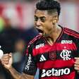 Flamengo vence Corinthians e mantém liderança do Brasileiro