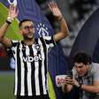 Ziyech é apresentado à torcida do Botafogo antes de partida no Nilton Santos