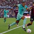Raphinha iguala feito de Messi em início de temporada do Barcelona em LaLiga