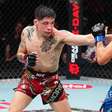 Ex-campeão encerra má fase e volta a vencer no Noche UFC