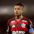 Bruno Henrique celebra 200 jogos no Maracanã e sai do banco para decidir contra o Corinthians