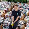 A história do menino de 13 anos que passa 20 horas por semana juntando latinhas: ele já reciclou 1,5 milhão e doou R$127 mil para caridade