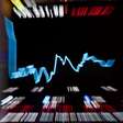 Ibovespa fecha em queda pressionado por Vale e com Brasília no radar
