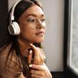 Uso constante de fones de ouvido pode causar danos à audição, alerta médico