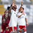Ex-Flamengo é convocado pelos Emirados Árabes e pode fazer estreia oficial