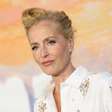 Gillian Anderson relembra relacionamentos com mulheres e se assume pansexual