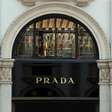 CEO da Prada descarta interesse na Armani e diz que foco está na Versace