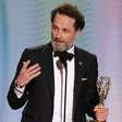 Matthew Rhys faz história no Emmy ao vencer dois prêmios de atuação na mesma noite