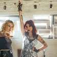 Lambrini Girls anunciam seu segundo disco e lançam a explosiva "Bang Bang Bang"; veja o clipe