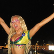 Zara Larsson revela como aprendeu rebolado que impressionou em show no Rock in Rio