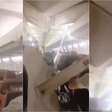 Teto de avião despenca durante voo e causa pânico no Irã; veja vídeo
