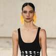 Ex-estudante de Economia, essa carioca de 23 anos teve medo de largar faculdade antes do 4º período pela passarela depois da pandemia; hoje, brilha na NYFW com Carolina Herrera: 'Honestamente, foi a melhor decisão que tomei na minha vida. É preciso ter muita resiliência, pé no chão e foco'