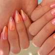 Unhas metallic sunset: saiba como fazer a nova tendência
