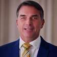 Flávio Bolsonaro usa propaganda eleitoral para falar da crise no STF