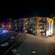Seis pessoas morrem em colisão entre ônibus de turismo e carreta em MG
