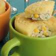Torta de frango de caneca pronta em 15 minutos: prática e deliciosa