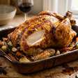 Os cozinheiros concordam: "Para obter frango bem dourado, não aumente o fogo, mas sim seque bem a pele antes de assar"