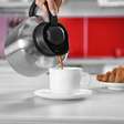 Como limpar a garrafa térmica de café e remover a borra acumulada