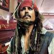Johnny Depp comprou uma vila francesa de 15 hectares a 27 km de Saint-Tropez e gastou 10 milhões de dólares em reformas para construir piscinas, estúdios de arte e uma adega com tema de piratas