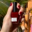 Unhas curtas viram tendência: veja como fazer com elegância