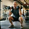 Como posso ganhar massa muscular à medida que envelheço?