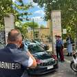 Polícia investiga celular de aluno que esfaqueou professora na Itália