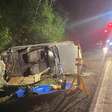 Homem morre e cinco pessoas ficam feridas após capotamento na RS-452