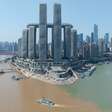 O incrível encontro de dois rios na China: águas de cores opostas se cruzam em Chongqing e criam um fenômeno impressionante